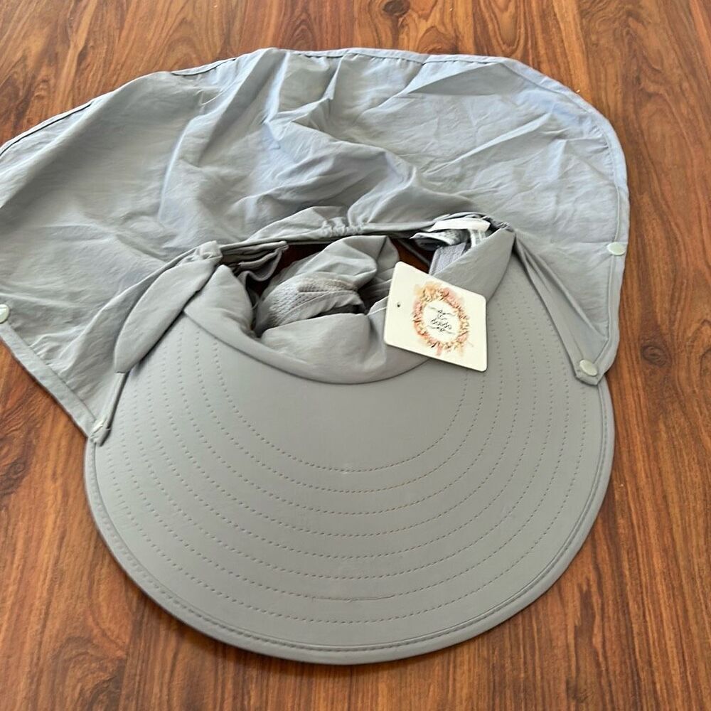 NWT Lc dolida extra large brim gray visor with neck panel